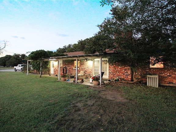 4th image of 701 Dairy Ln