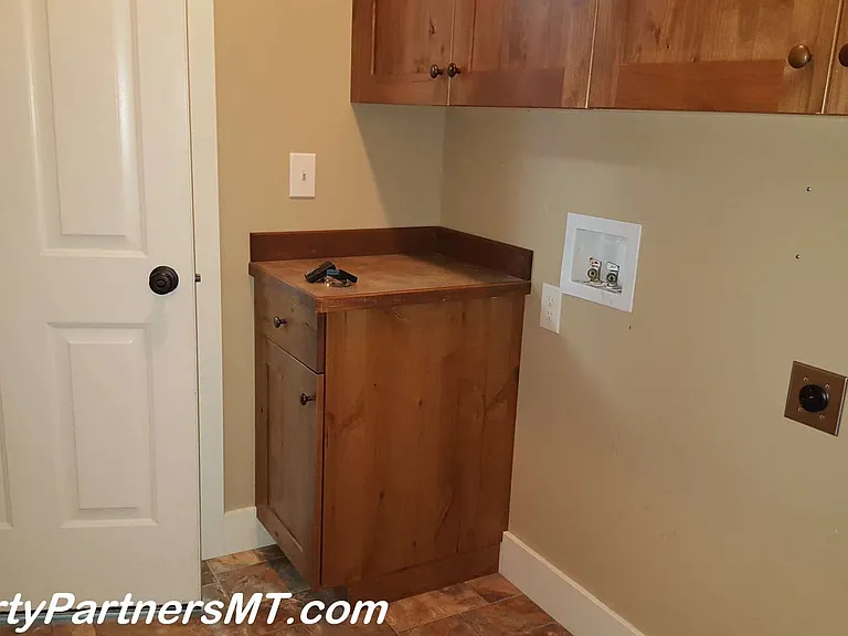 3157 Spring Ridge Dr — Photo 7