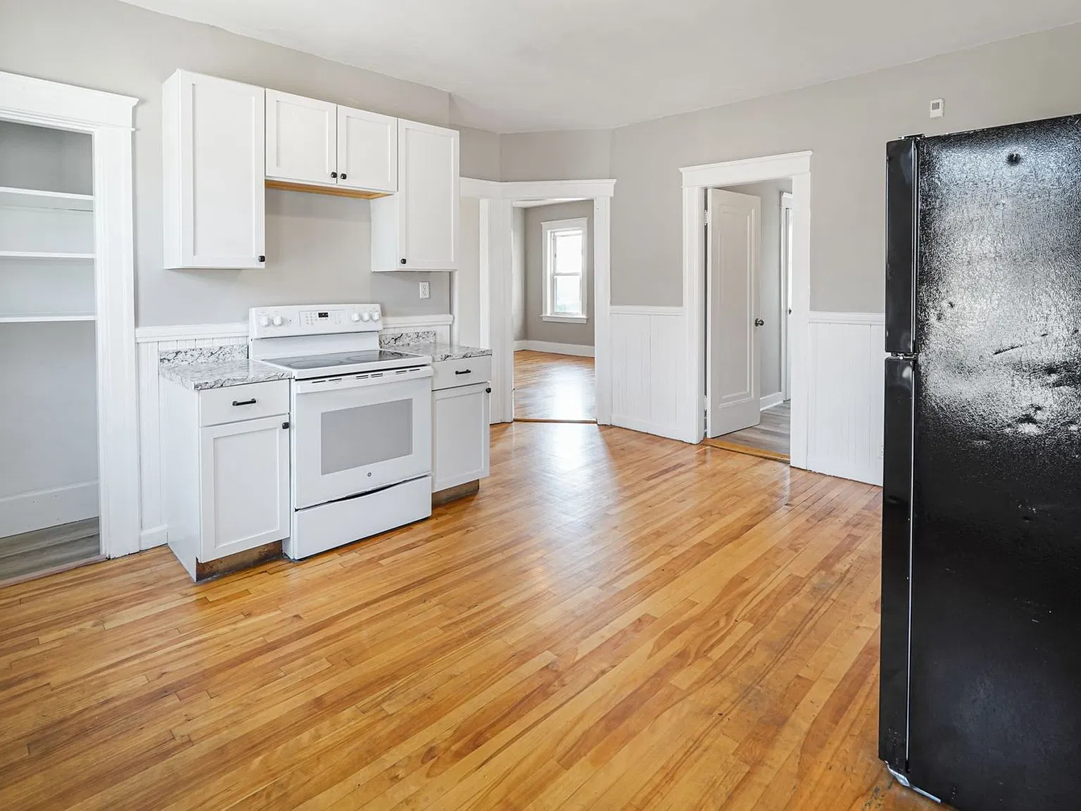 131 Providence St Worcester, MA 01604 — Photo 2