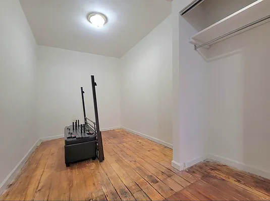 Rented by AZ REALTY NYC LLC | media 8