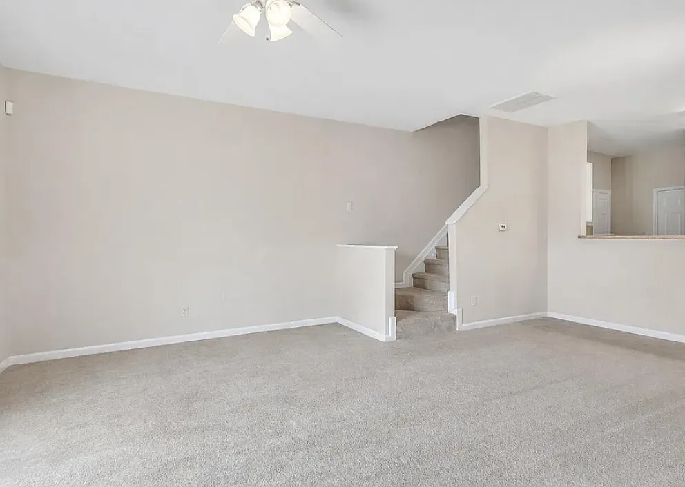 3 bed, 2.5 bath, 1466 sqft, $2,300 — Photo 2