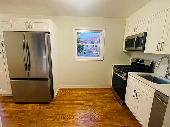 3rd image of 261 Rockaway Pkwy APT 2