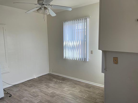 5th image of 504 E Elmwood Ave #8