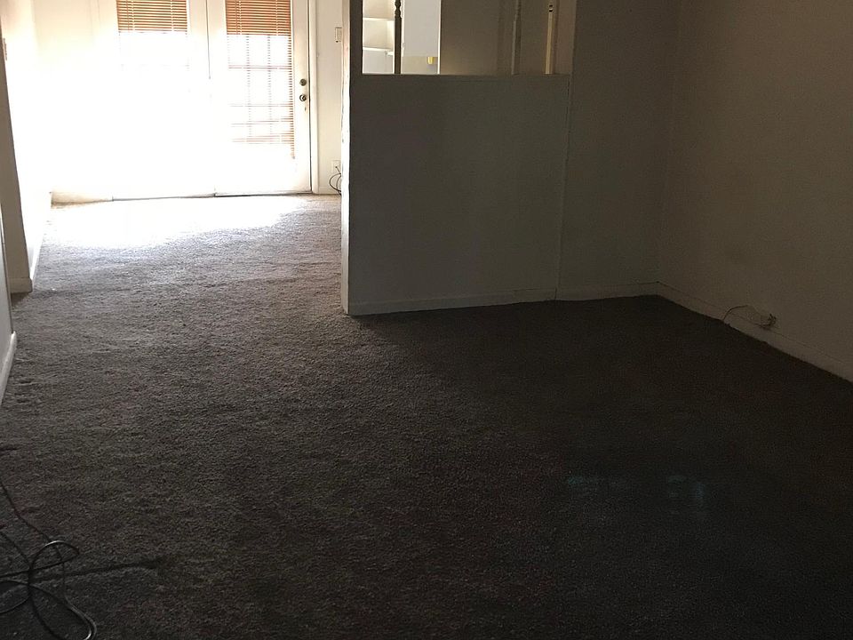 2nd image of 918 Windsor Dr