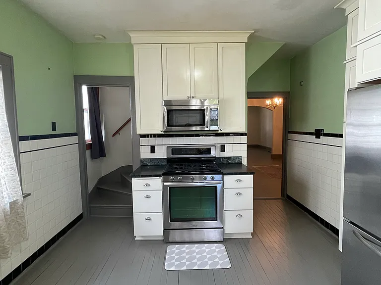 830 E Brady St — Photo 11