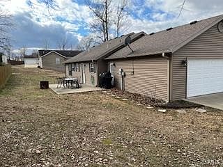 3rd image of 115 Parklane Dr