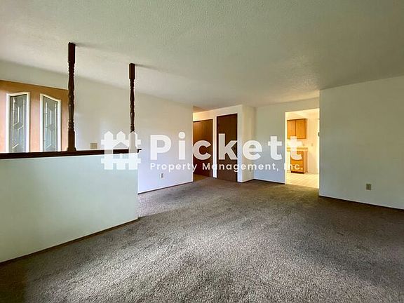 4th image of 1160 NW Huckle Dr