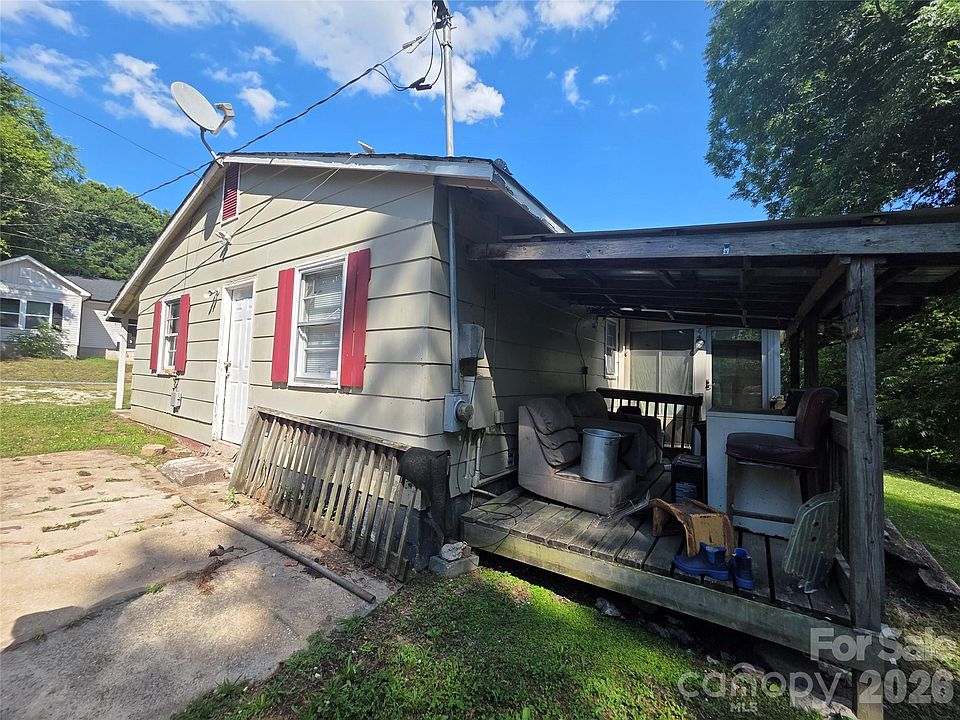 2nd image of 85 Gilmer St