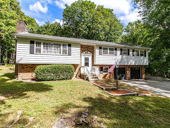 3rd image of 12 Maple Ln