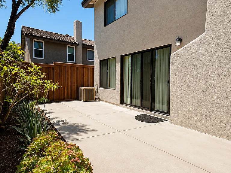 2677 Monterey Pl — Photo 3