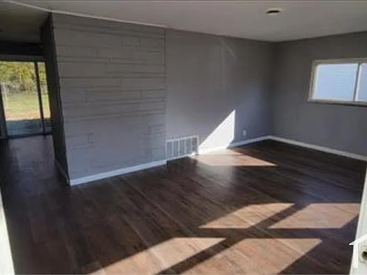 1122 Haley Ave — Photo 8