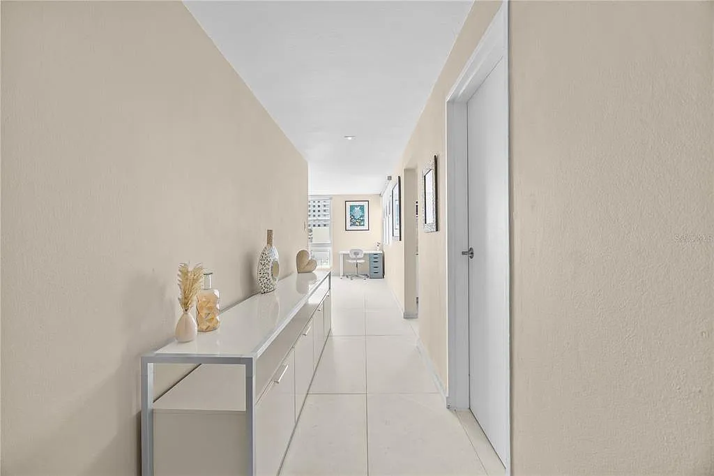 2 bed, 1.0 bath, 1100 sqft, $3,450 — Photo 3