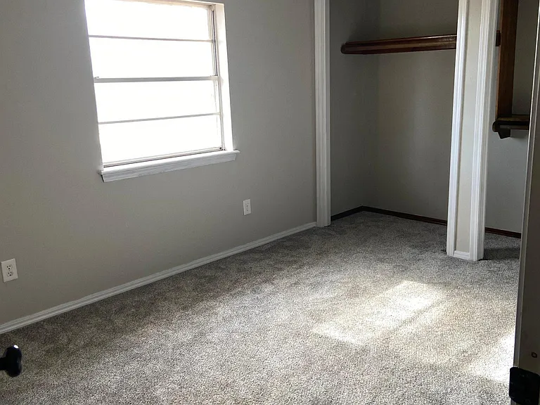 1600 Ridgemont Cir — Photo 9