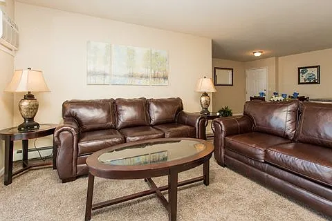 Lincoln Meadows Apartments — Photo 13