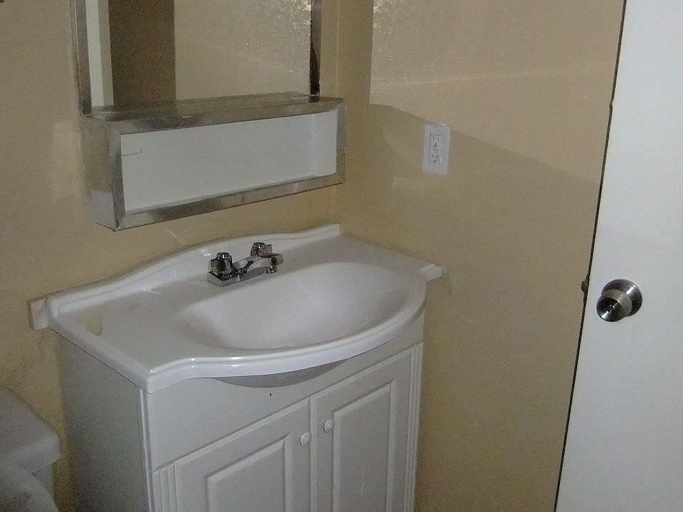 1st image of 1910 Ferrell St APT 3