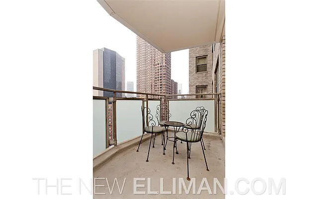 Rented by Douglas Elliman | media 16