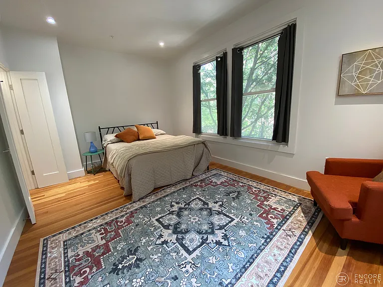 Regent Cir — Photo 7