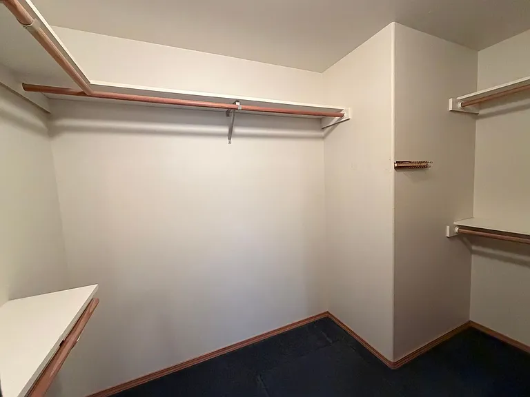 1721 Angela St — Photo 14