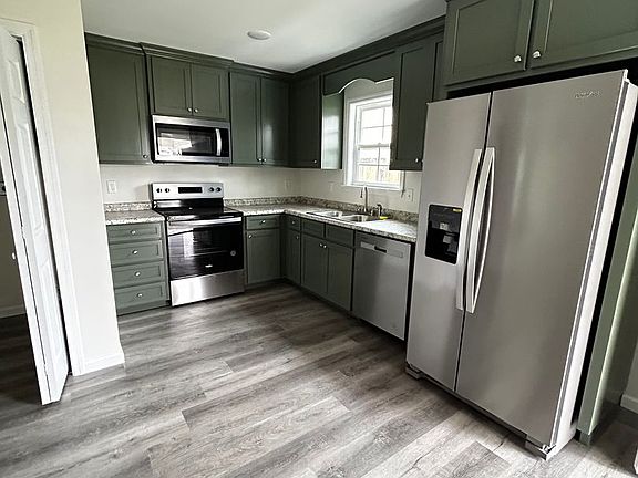 2nd image of 1532 Woodard St
