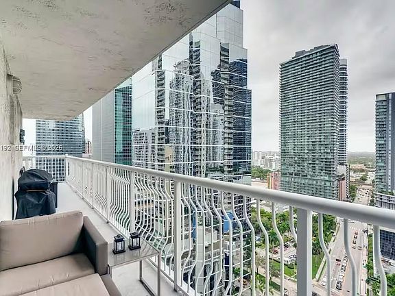 4th image of 1200 Brickell Bay Dr APT 3923
