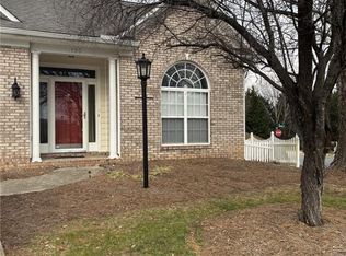 100 Riverwalk Ln, Jamestown, NC 27282