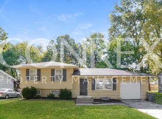 106 Avondale Ave, Liberty, MO 64068
