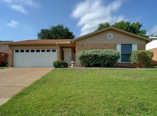 6441 Starnes Rd, Watauga, TX 76148