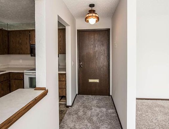 5th image of 5120 W 102nd St APT 304