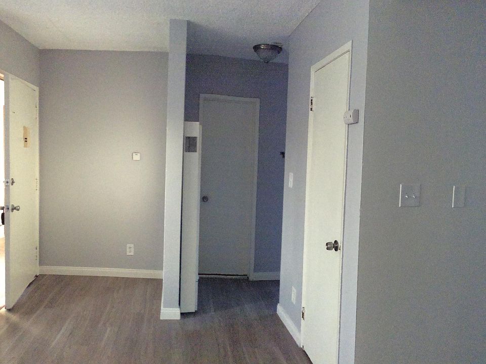 1st image of 3236 W 60th St APT 20