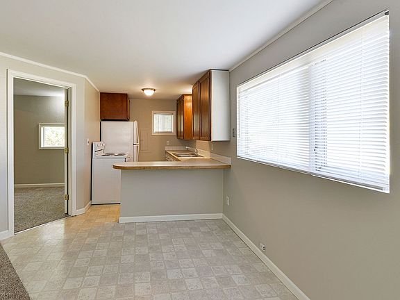 5th image of 21917 225th Pl SE