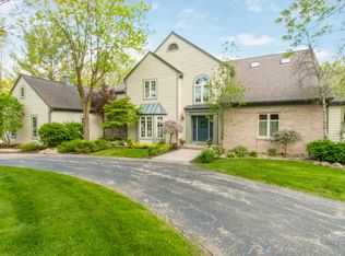 W5478 Oak Bluff Rd, Fontana, WI 53125