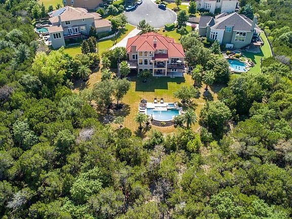 3rd image of 134 Burgess Ln