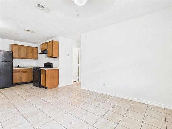 3rd image of 1908 Finfeather Rd #B