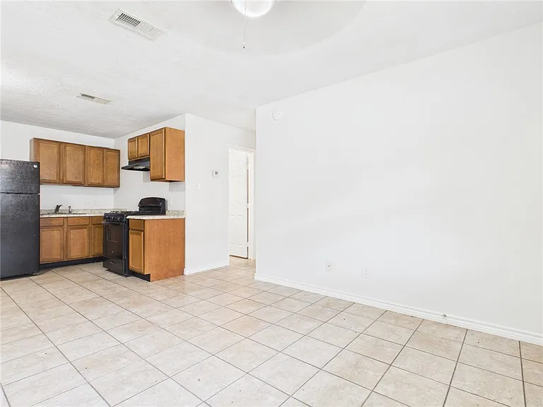 1900 Finfeather Rd #C — Photo 3