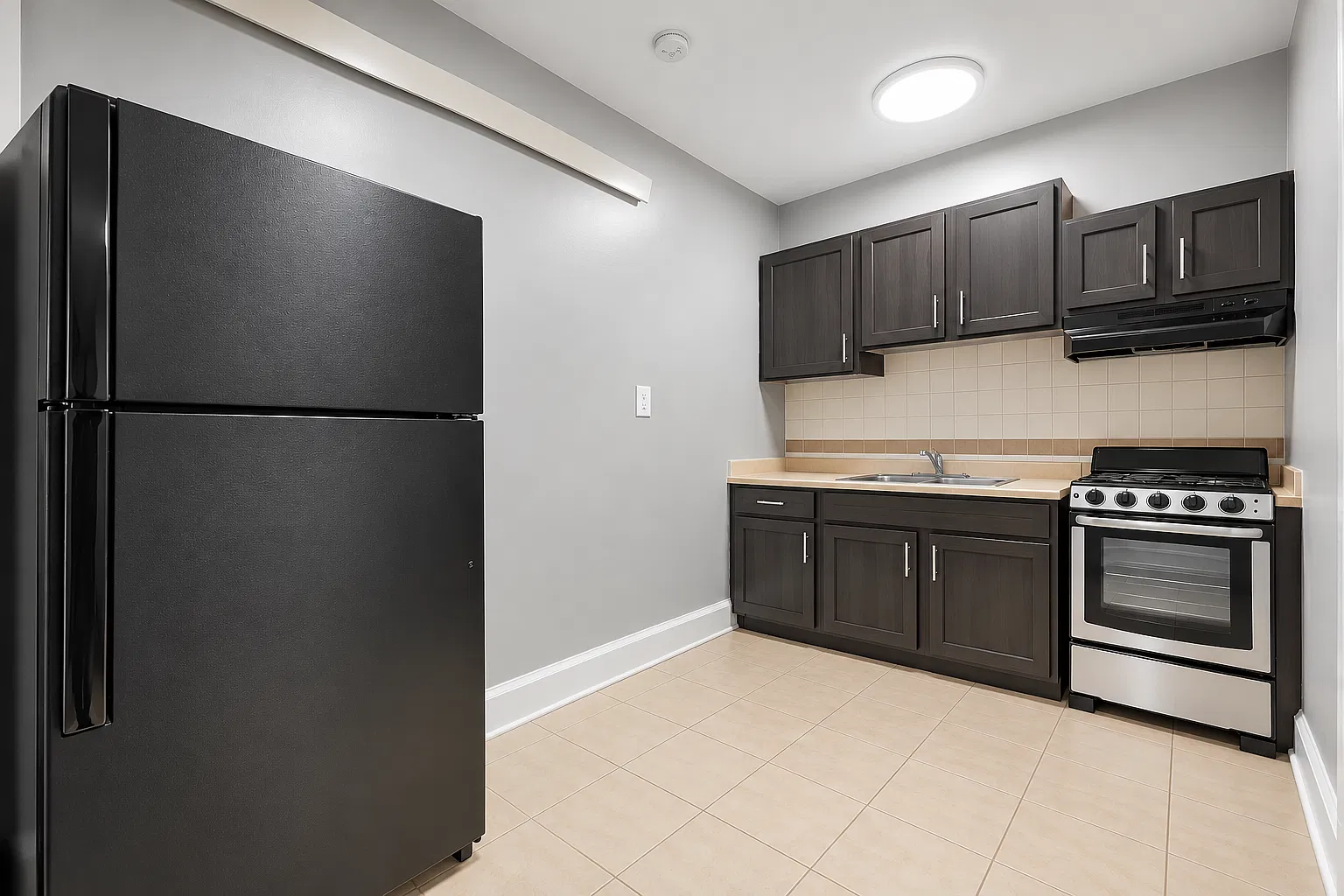 1 bed, 725 sqft, $1,175 — Photo 2
