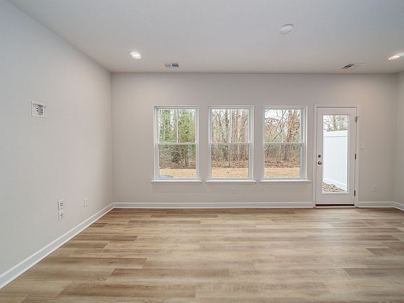 3rd image of 1000 Opal St #104