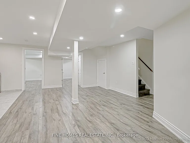 132 Purcell Cres #LOWER — Photo 4