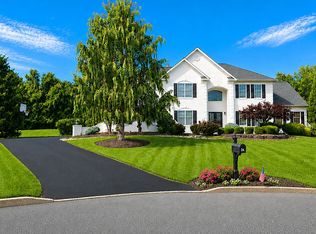 24 Saratoga Ct, Holland, PA 18966