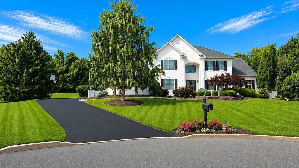24 Saratoga Ct - Property Image
