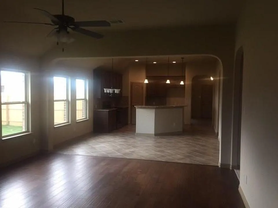 Building Photo - 204 Frio St