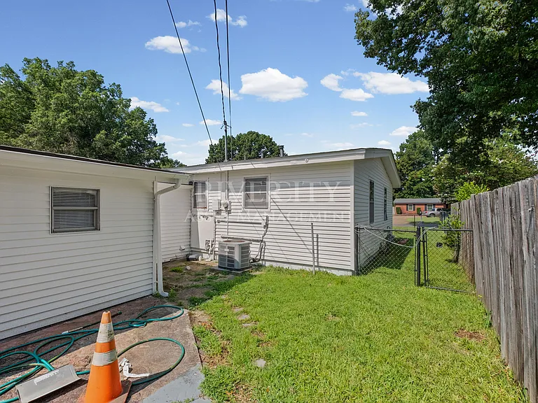 5040 Colewood Ave — Photo 5