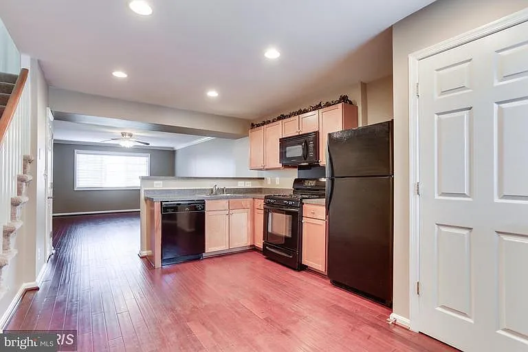 1615 N Van Dorn St #B — Photo 7