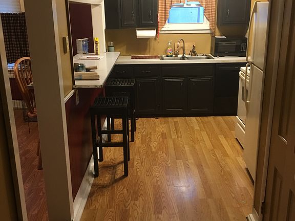 2nd image of 223 W Washington St