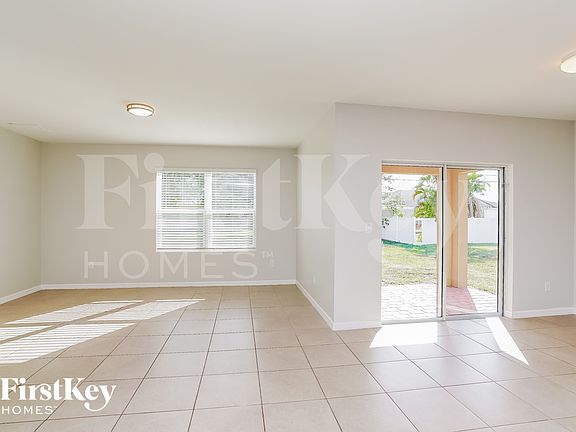 3rd image of 2711 SW 9th Ave