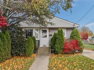 1 Masso Dr, North Providence, RI 02904