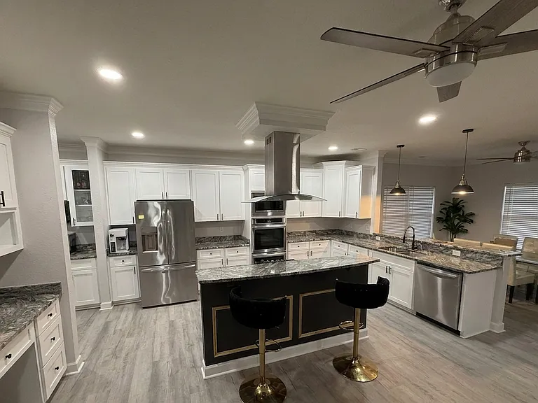 445 Rogers Ave — Photo 8