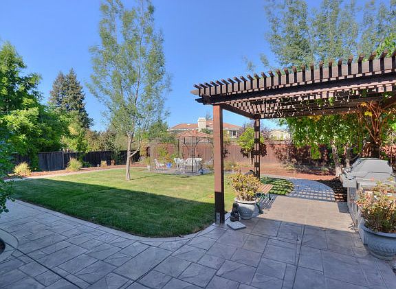 5th image of 10264 Lockwood Dr