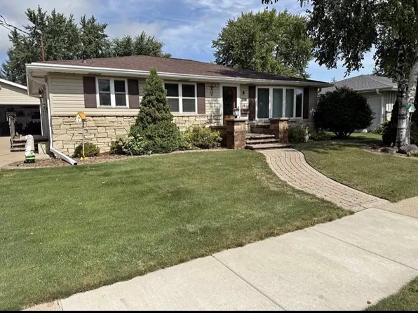1218 Coolidge Ave, Little Chute, WI 54140