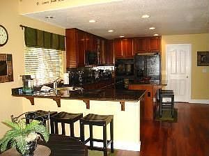 5th image of 619 Rogers Cir