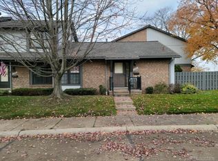 24989 Greenhill Rd, Warren, MI 48091